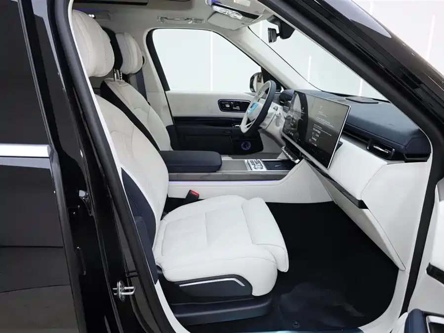 900x675_0_q87_c42_autohomecar__ChtpWGmuN5mAAdbyAAF1_PJ9SW8767.jpg.webp Used Zeekr 9X 2025 Hyper Edition 70kWh