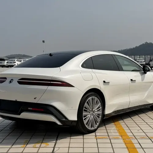 900x675_0_q87_c42_autohomecar__ChtpWGmuU1uAQJ7RAAcz8lII9ds787.jpg.webp Used Denza Z9 2024 1100km four-wheel drive Ultra version