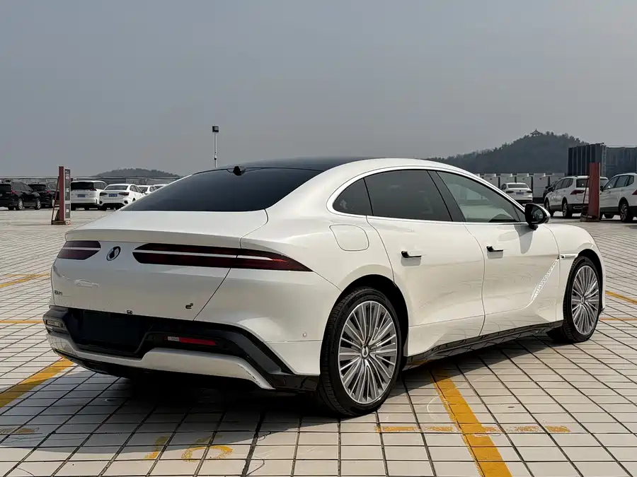 900x675_0_q87_c42_autohomecar__ChtpWGmuU1uAQJ7RAAcz8lII9ds787.jpg.webp Used Denza Z9 2024 1100km four-wheel drive Ultra version