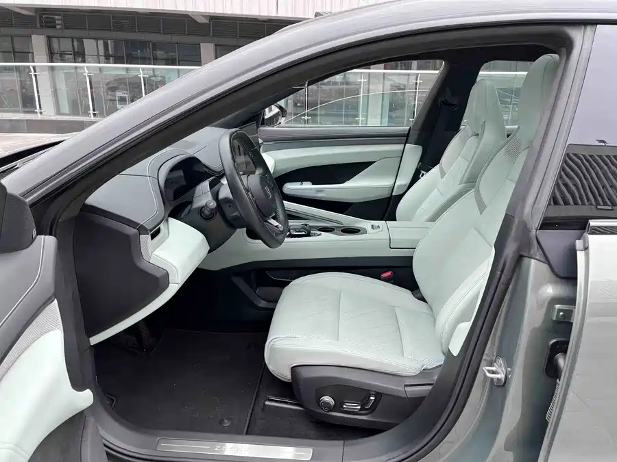 900x675_0_q87_c42_autohomecar__ChtpWGmun_uATVo7AAUZstJhYzA609.jpg.webp Used Zeekr 001 2025 WE version 100kWh rear drive