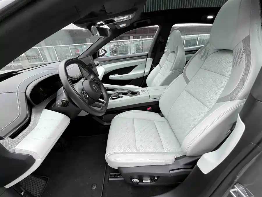 900x675_0_q87_c42_autohomecar__ChtpWGmun_yAcDjdAAXqodOtaLc832.jpg.webp Used Zeekr 001 2025 WE version 100kWh rear drive