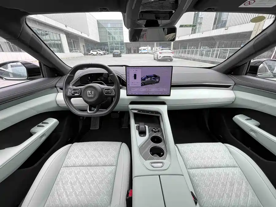 900x675_0_q87_c42_autohomecar__ChtpWGmuoAeAbTcGAAdSZul8yYw780.jpg.webp Used Zeekr 001 2025 WE version 100kWh rear drive