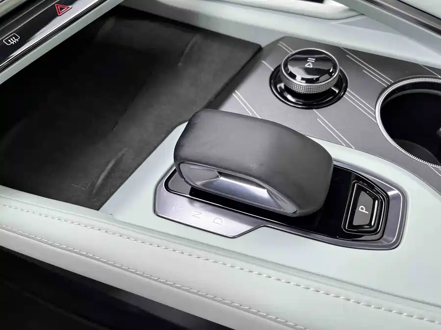 900x675_0_q87_c42_autohomecar__ChtpWGmuoAiABr38AAOOqulCyOo342.jpg.webp Used Zeekr 001 2025 WE version 100kWh rear drive