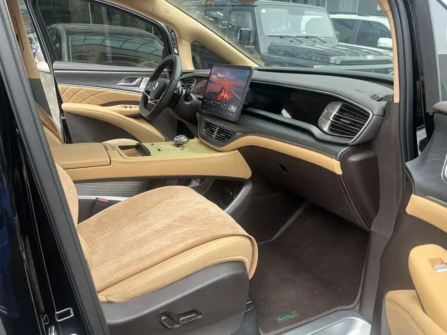 Used Denza D9 2025 DM-i smart driving version 1020 four-wheel drive exclusive model