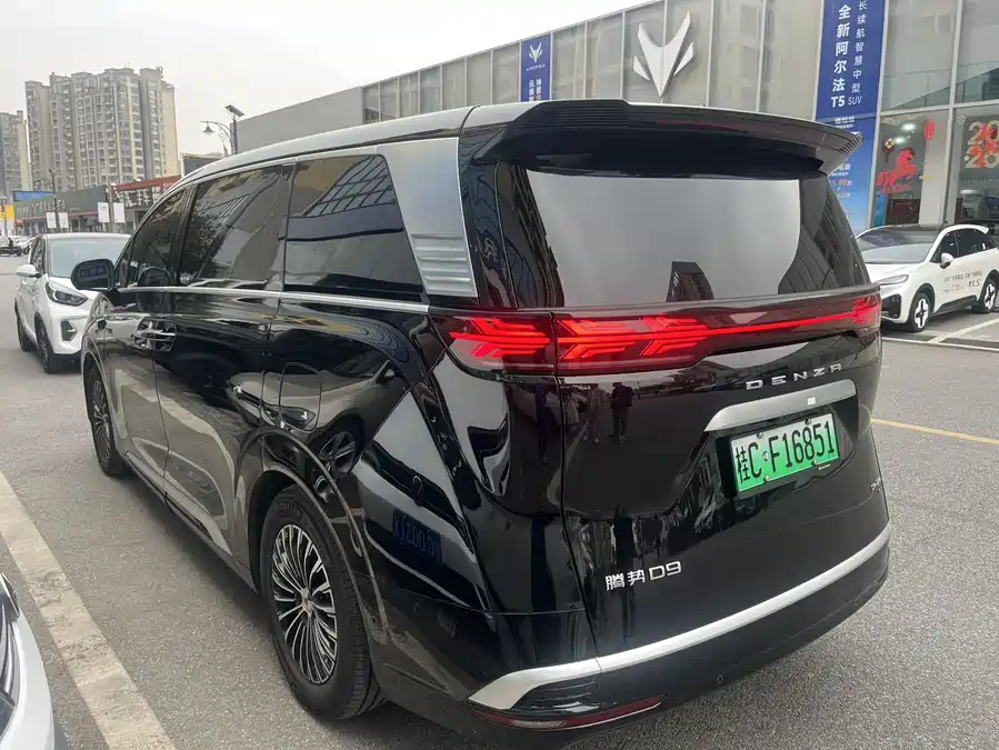 Used Denza D9 2025 DM-i smart driving version 1020 four-wheel drive exclusive model
