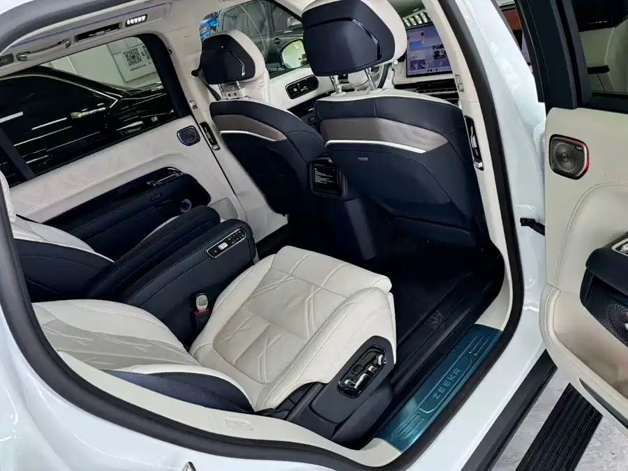 900x675_0_q87_c42_autohomecar__ChtpWGmv00CAOuboAAeZV0GjrRY855.jpg.webp Used Zeekr 9X 2025 Hyper Edition 70kWh