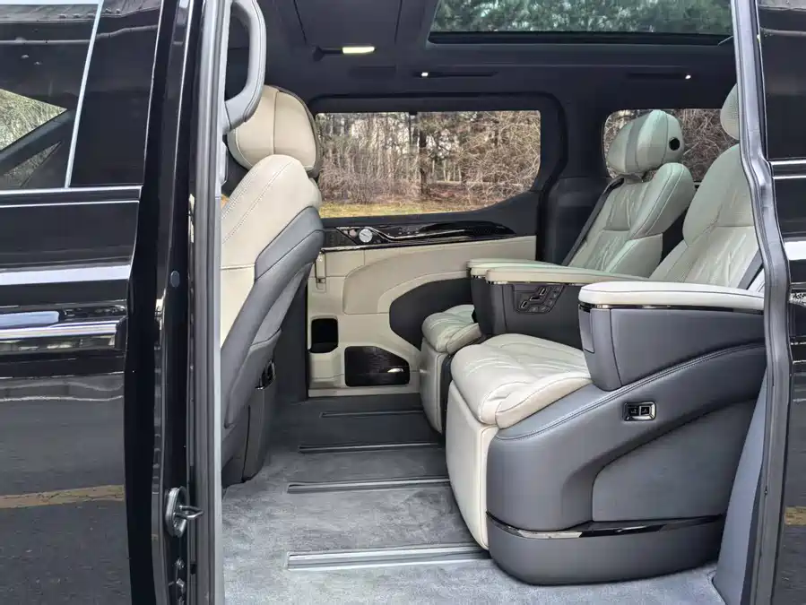 900x675_0_q87_c42_autohomecar__ChtpWGmv1syAZ1IoAANN04r51Yc807.jpg.webp Used Zeekr 009 2024 seven-seat aisle version four-wheel drive 108kWh