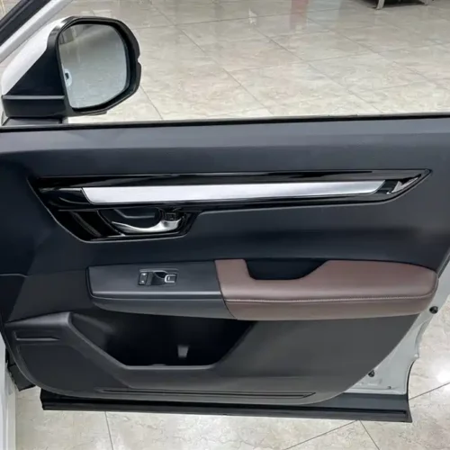 900x675_0_q87_c42_autohomecar__ChtpWGmvjI-ADL6ZAAHKfaJrgng740.jpg.webp Used Honda CR-V 2023 240TURBO 2WD Premium Edition 7 seats