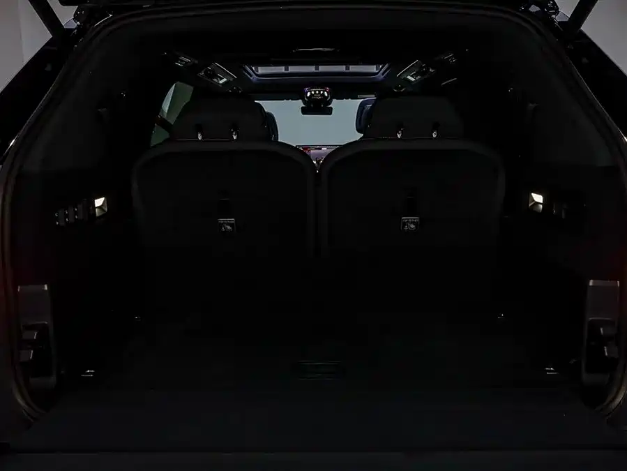 900x675_0_q87_c42_autohomecar__ChtpWGmw4OWAbhTVAADMkbREzng212.jpg.webp Used Zeekr 9X 2025 Yao Black Edition 70kWh