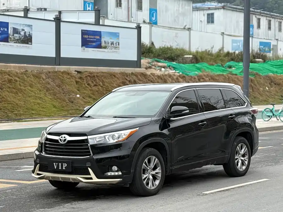 900x675_0_q87_c42_autohomecar__ChtpWGmw50SAAE6aAAhlElLErRo409.jpg.webp Used Toyota Highlander 2015 2.0T four-wheel drive elite version 7 seats
