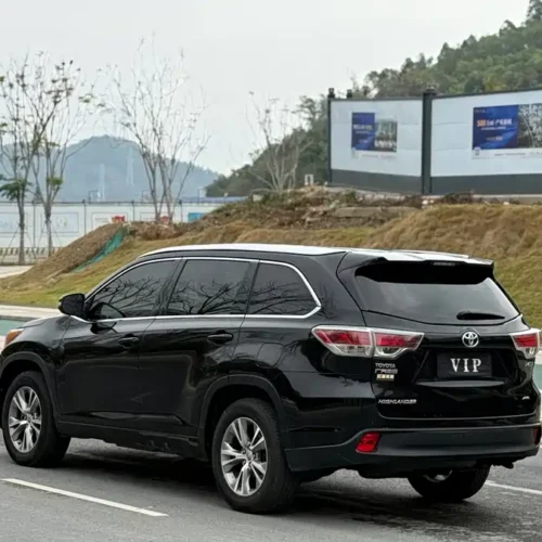 900x675_0_q87_c42_autohomecar__ChtpWGmw50uATYTHAAfvGbpljCg734.jpg.webp Used Toyota Highlander 2015 2.0T four-wheel drive elite version 7 seats