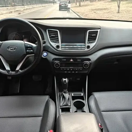 900x675_0_q87_c42_autohomecar__ChtpWGmwJyqAba3_AAj_hsDNHWU405.jpg.webp Used Hyundai Tucson 2015 1.6T dual-clutch two-wheel drive intelligent model