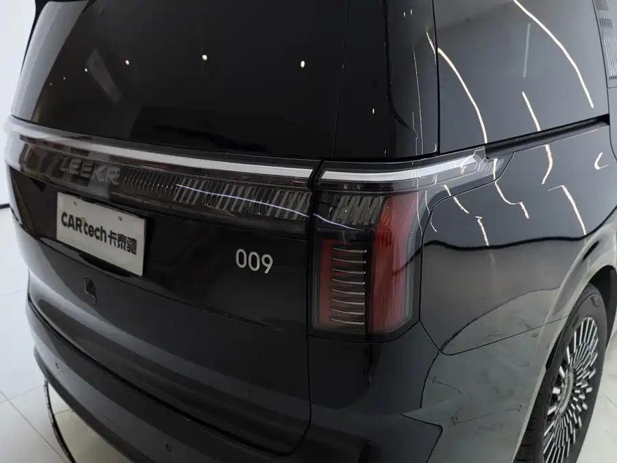 900x675_0_q87_c42_autohomecar__ChtpWGmwM4mAJ4G3AAYvy3Vb994717.jpg.webp Used Zeekr 009 2024 seven-seat aisle version four-wheel drive 108kWh