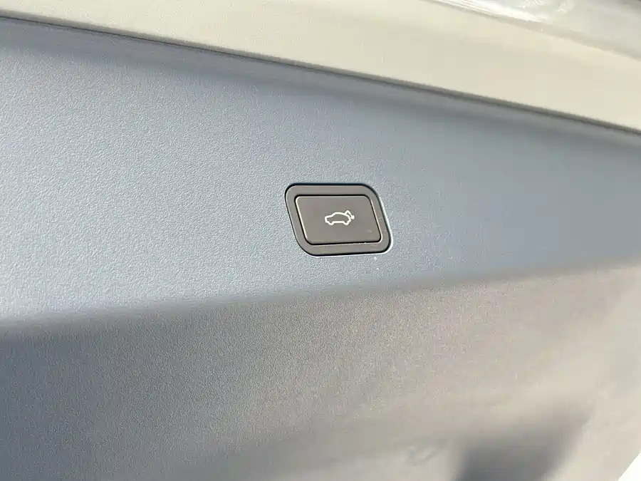 900x675_0_q87_c42_autohomecar__ChtpWGmwxo2AJVDHAAYxvVSO5wE122.jpg.webp Used Zeekr 009 2024 six-seat executive version four-wheel drive 108kWh