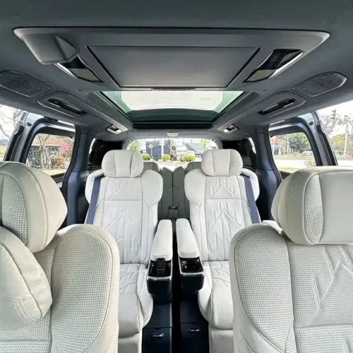 900x675_0_q87_c42_autohomecar__ChtpWGmwxoeAI6r6AAihNNlBc60168.jpg.webp Used Zeekr 009 2024 six-seat executive version four-wheel drive 108kWh