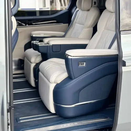 900x675_0_q87_c42_autohomecar__ChtpWGmwxomAdl_2AAR6u3Em_cY492.jpg.webp Used Zeekr 009 2024 six-seat executive version four-wheel drive 108kWh