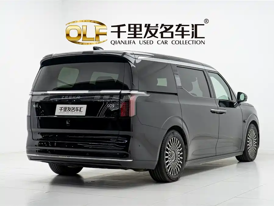 900x675_0_q87_c42_autohomecar__ChtpWGmxEHWATFHUAAFOlqOuHL4608.jpg.webp Used Zeekr 009 2022 WE version