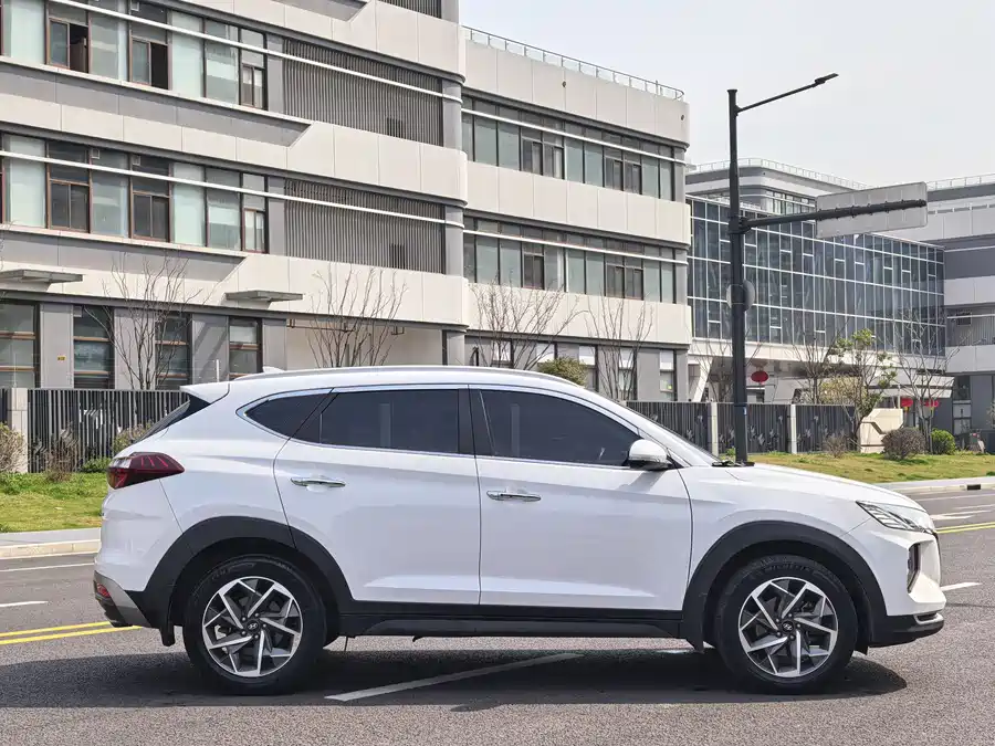 900x675_0_q87_c42_autohomecar__ChtpWGmxEtGAcQ3WAAicOOM2k7s424.jpg.webp Used Hyundai Tucson 2020 280TGDi 2WD GLS Smart Connected Edition National VI