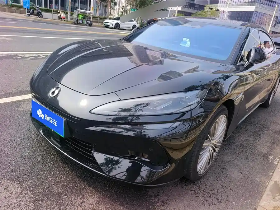 Used Denza Z9 2024 1100km four-wheel drive Ultra version