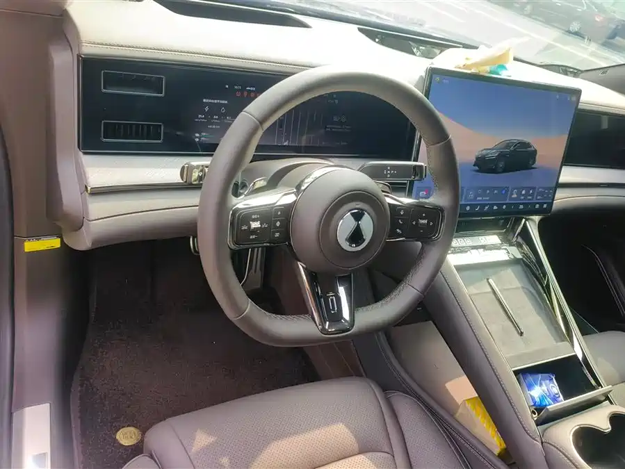 Used Denza Z9 2024 1100km four-wheel drive Ultra version