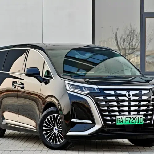 900x675_0_q87_c42_autohomecar__ChtpWGmyRZSAAtPRAAj0yW8s41c325.jpg.webp Used Denza D9 2022 DM-i 970 four-wheel drive flagship model