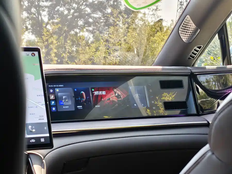 900x675_0_q87_c42_autohomecar__ChtpWGmycPWAZN2tAAYpik_MIow373.jpg.webp Used Denza Z9 2024 1100km four-wheel drive Ultra version