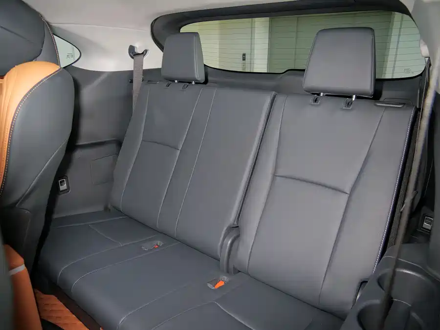 900x675_0_q87_c42_autohomecar__ChtpWGmyfyGAACV0AAiMBuxwWN4275.jpg.webp Used Toyota Highlander 2023 2.5L smart electric hybrid dual-engine four-wheel drive luxury version 7 seats
