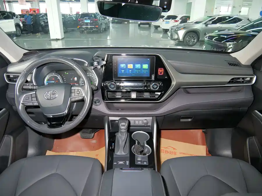 900x675_0_q87_c42_autohomecar__ChtpWGmyfyaAeMwkAAlOiGKXNbQ009.jpg.webp Used Toyota Highlander 2023 2.5L smart electric hybrid dual-engine four-wheel drive luxury version 7 seats