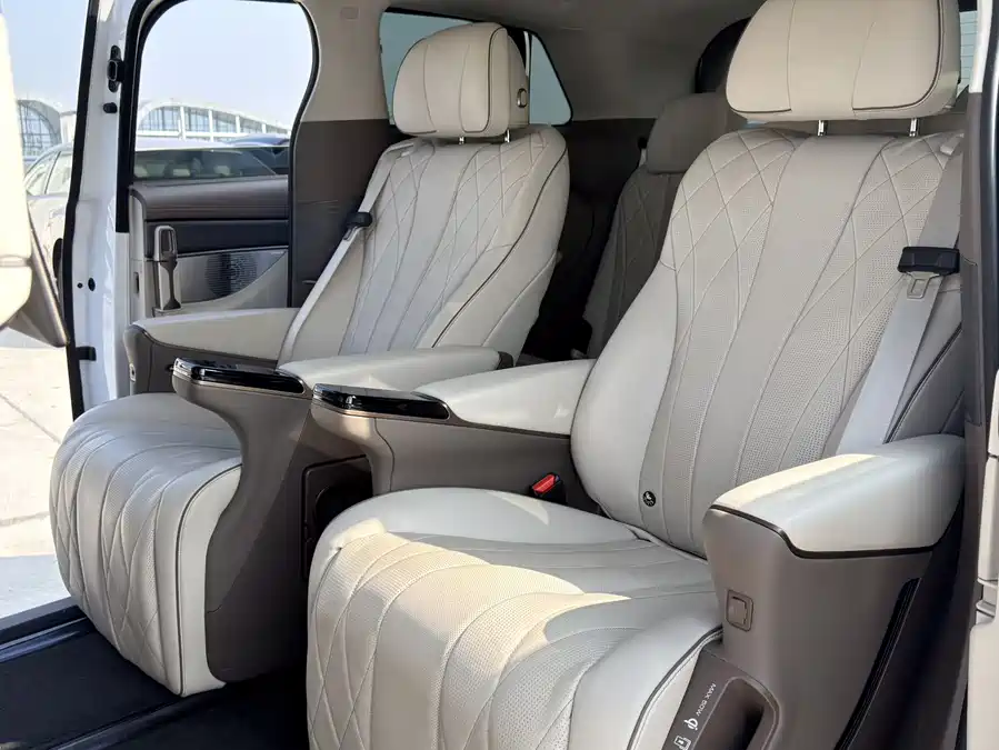 900x675_0_q87_c42_autohomecar__ChtpWGmzbjaAKDucAANpyL33dD4046.jpg.webp Used Denza D9 2022 DM-i 970 four-wheel drive flagship model