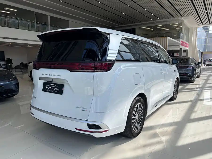900x675_0_q87_c42_autohomecar__ChtpWGmzcPuAeyBMAAhwSVA3yas978.jpg.webp Used Denza D9 2025 DM-i smart driving version 1020 four-wheel drive flagship model