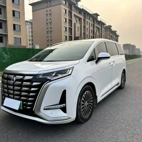 900x675_0_q87_c42_autohomecar__ChtpWGmzkrmAIYeCAARQ_hr_CyY771.jpg.webp Used Denza D9 2022 DM-i 970 four-wheel drive flagship model