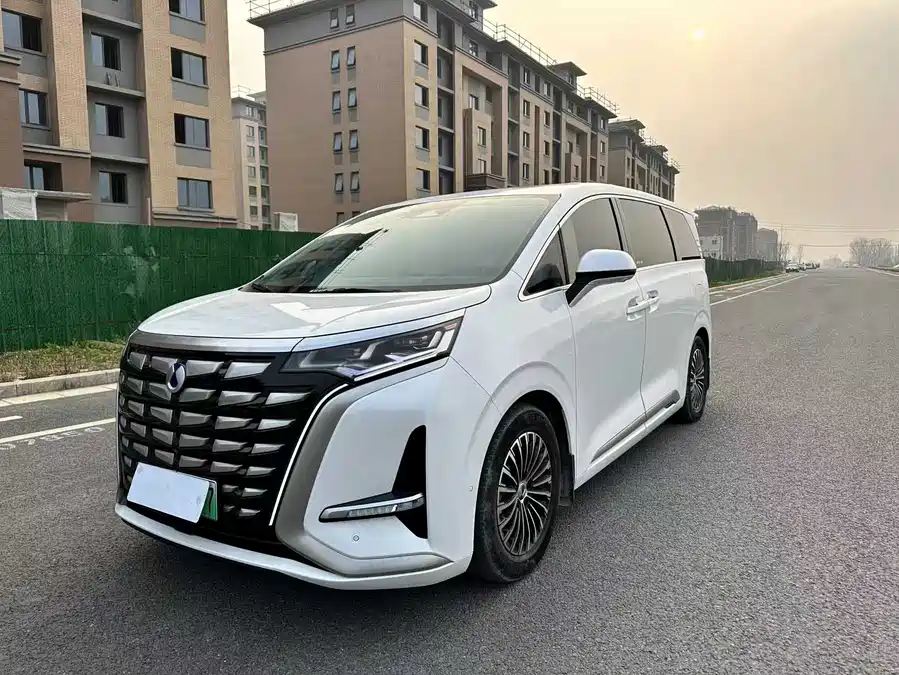 900x675_0_q87_c42_autohomecar__ChtpWGmzkrmAIYeCAARQ_hr_CyY771.jpg.webp Used Denza D9 2022 DM-i 970 four-wheel drive flagship model