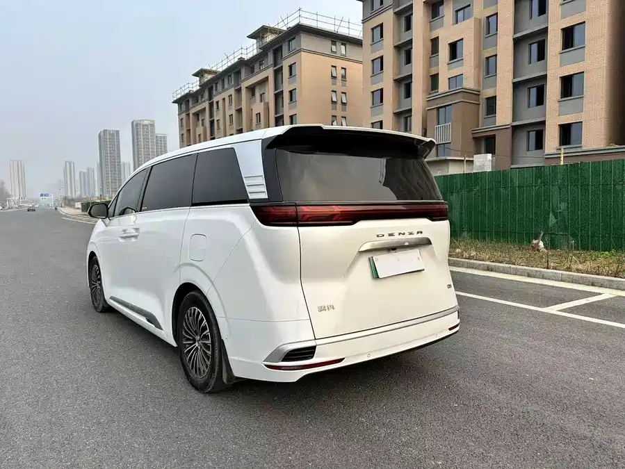 900x675_0_q87_c42_autohomecar__ChtpWGmzkryAeggbAAQe_i6aVA0767.jpg.webp Used Denza D9 2022 DM-i 970 four-wheel drive flagship model