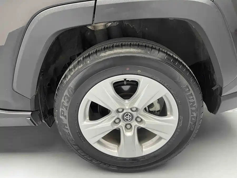 900x675_0_q87_c42_autohomecar__ChxpV2k27r2AW250AASK1FlppBw195.jpg.webp Used Toyota RAV4 Rongfang 2023 2.0L CVT two-wheel drive urban version