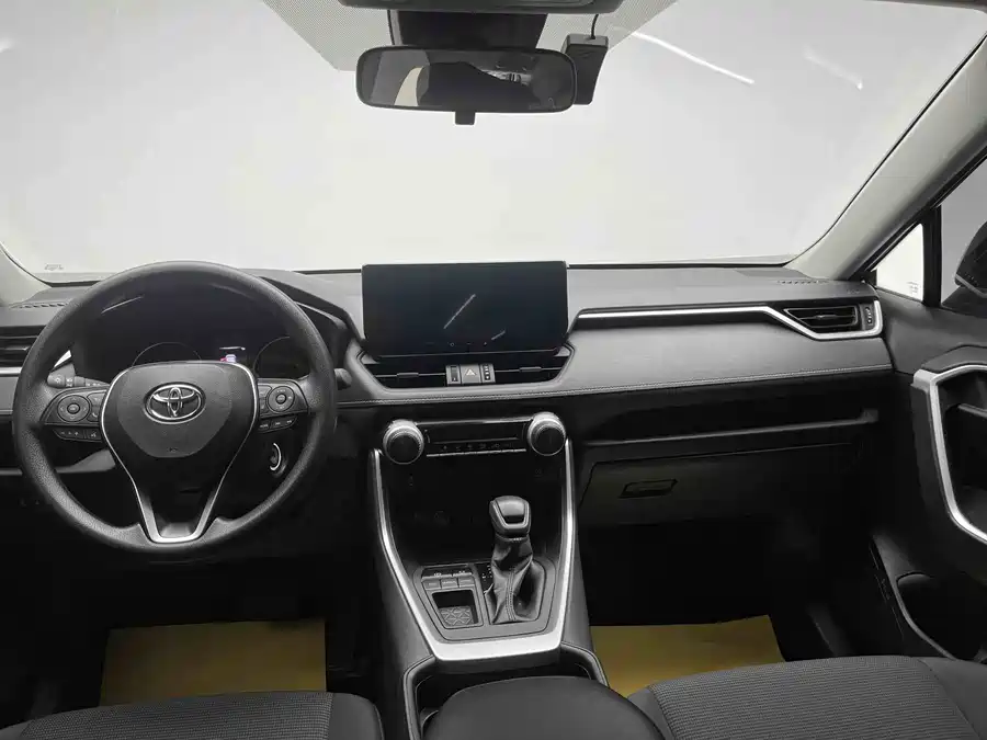 900x675_0_q87_c42_autohomecar__ChxpV2k27ryAXpecAAQS3RWBBRE767.jpg.webp Used Toyota RAV4 Rongfang 2023 2.0L CVT two-wheel drive urban version