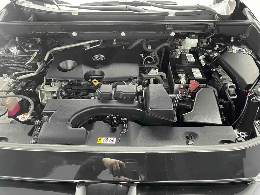 900x675_0_q87_c42_autohomecar__ChxpV2k27sCAIkUbAAad9S4S3sY337.jpg.webp Used Toyota RAV4 Rongfang 2023 2.0L CVT two-wheel drive urban version