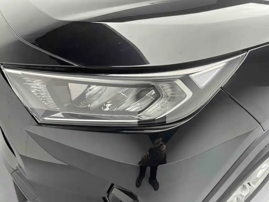 900x675_0_q87_c42_autohomecar__ChxpV2k27sSAC4ilAAPa6F18fV0978.jpg.webp Used Toyota RAV4 Rongfang 2023 2.0L CVT two-wheel drive urban version