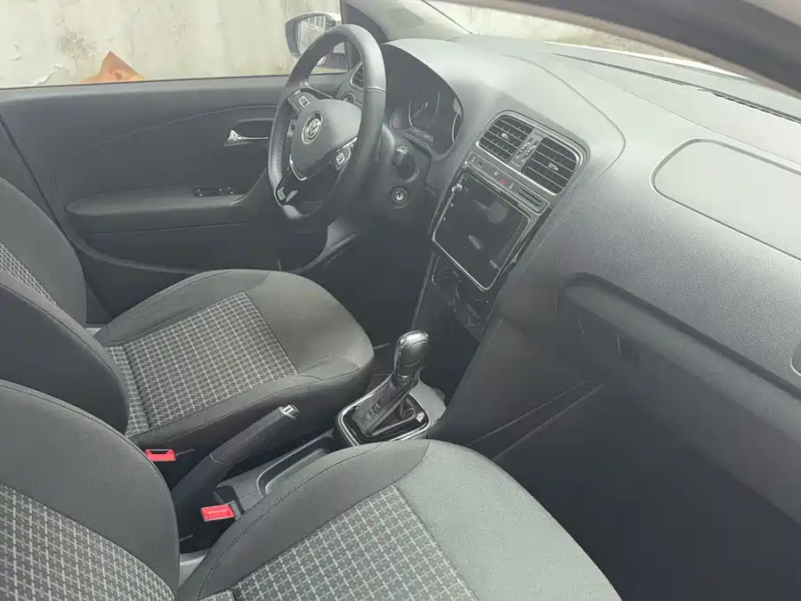 900x675_0_q87_c42_autohomecar__ChxpV2k6da-AU9AMAAXu92mhQcc543.jpg.webp Used Volkswagen Polo 2018 1.5L automatic safe driving model