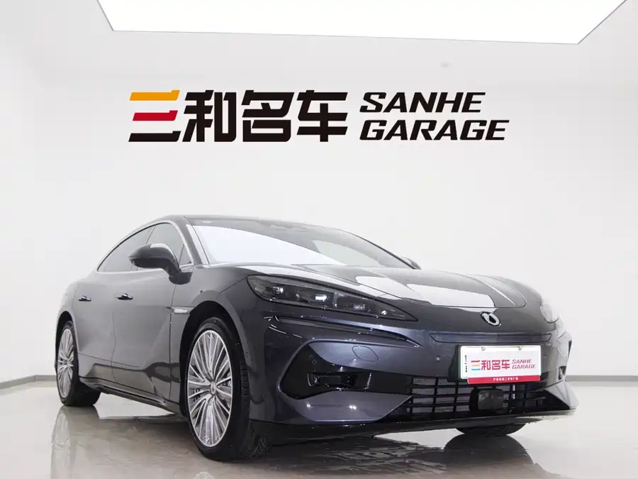 900x675_0_q87_c42_autohomecar__ChxpV2kBidGAPY-lAAVmEOsCCVE268.jpg.webp Used Denza Z9 2024 1100km four-wheel drive Ultra version