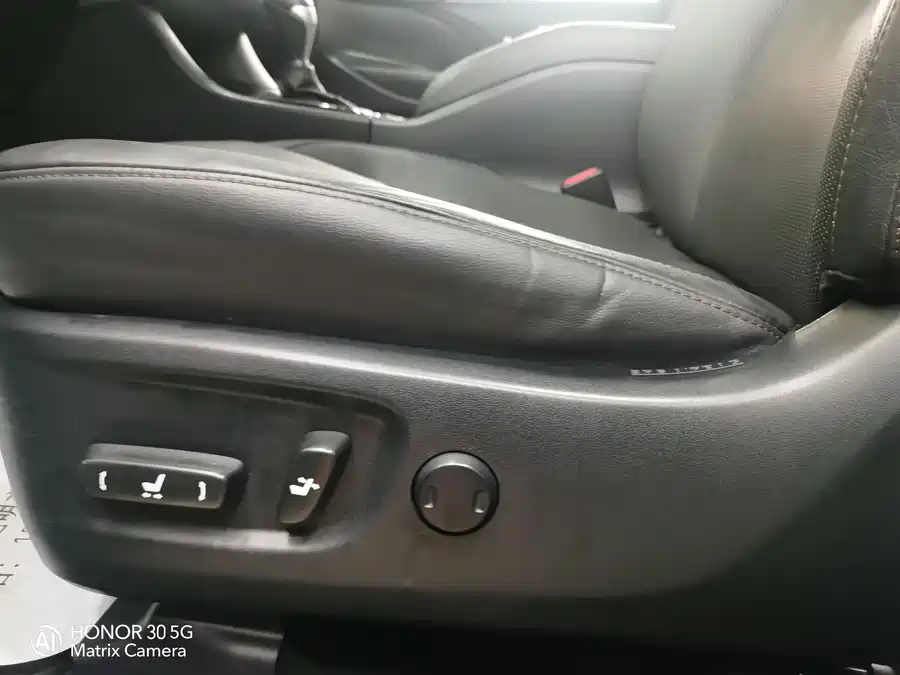 900x675_0_q87_c42_autohomecar__ChxpV2kMN6aATkR6AALIW5CpCV8199.jpg.webp Used Toyota Highlander 2017 2.0T four-wheel drive luxury version 7 seats
