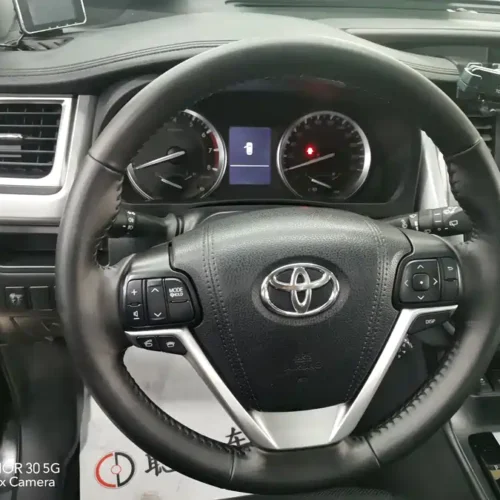 900x675_0_q87_c42_autohomecar__ChxpV2kMN6eAIOVkAAPaDcOMjP0320.jpg.webp Used Toyota Highlander 2017 2.0T four-wheel drive luxury version 7 seats