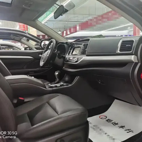 900x675_0_q87_c42_autohomecar__ChxpV2kMN6qAZAnbAAPBd_3K9Xg284.jpg.webp Used Toyota Highlander 2017 2.0T four-wheel drive luxury version 7 seats