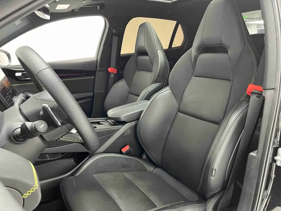 900x675_0_q87_c42_autohomecar__ChxpV2kfzseAGYLgAAiUU4Gtdls685.jpg.webp Used Lynk & Co 03 2023 1.5TD DCT Pro