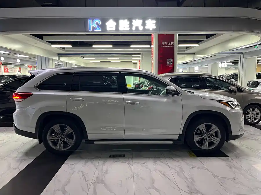 Used Toyota Highlander 2018 2.0T four-wheel drive luxury version