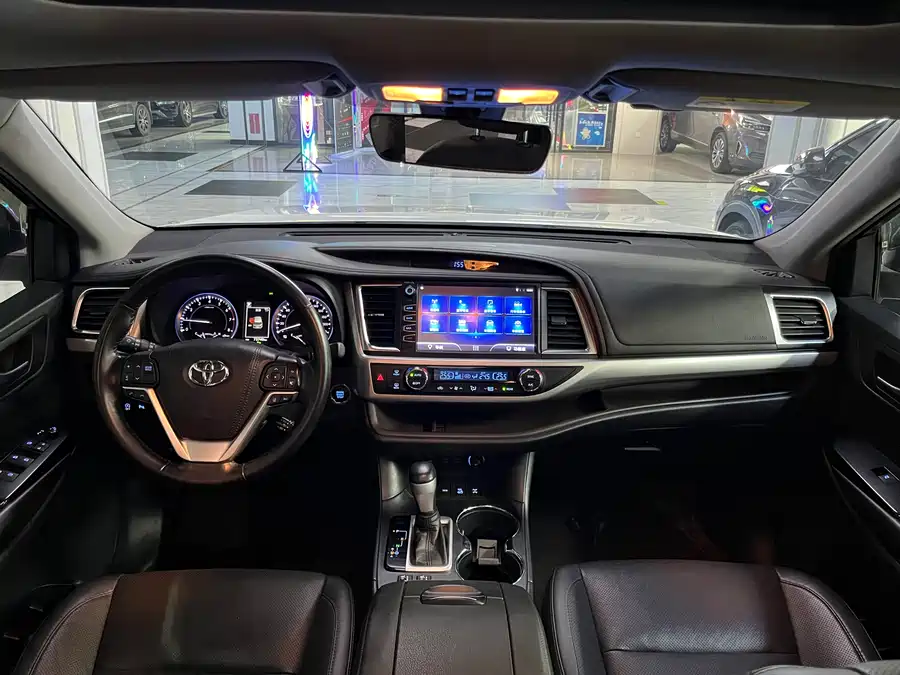 Used Toyota Highlander 2018 2.0T four-wheel drive luxury version