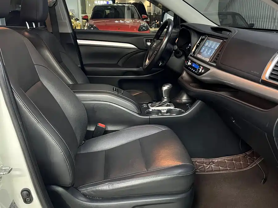 Used Toyota Highlander 2018 2.0T four-wheel drive luxury version