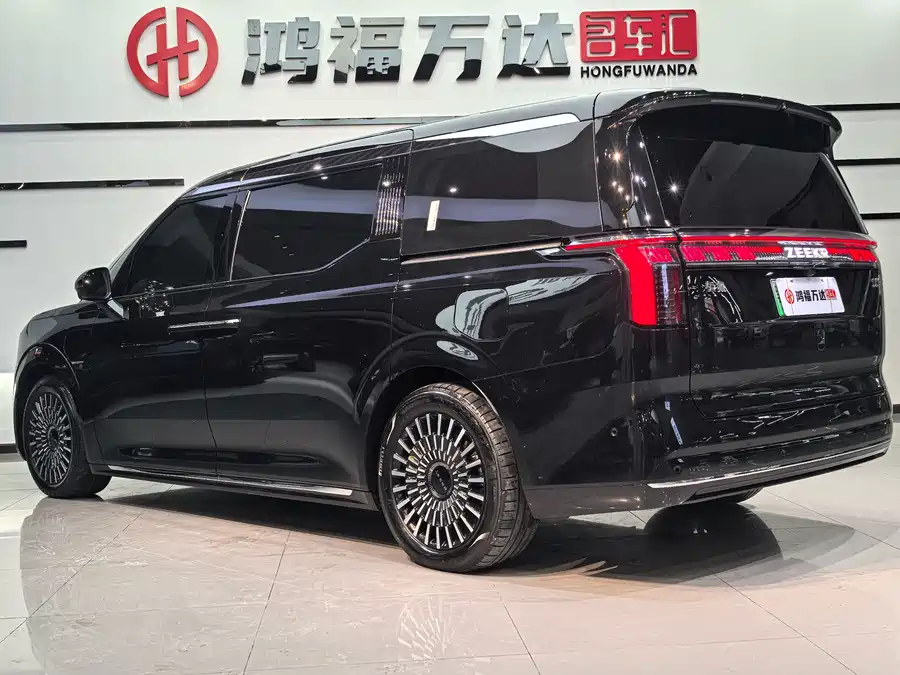 900x675_0_q87_c42_autohomecar__ChxpV2kgIc2ANDouAAh7I-7fseE410.jpg.webp Used Zeekr 009 2024 six-seat executive version four-wheel drive 108kWh