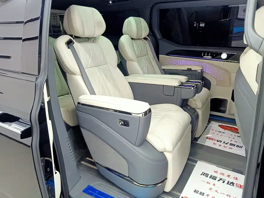 900x675_0_q87_c42_autohomecar__ChxpV2kgIdiAKgDOAAjqm5A01pU433.jpg.webp Used Zeekr 009 2024 six-seat executive version four-wheel drive 108kWh