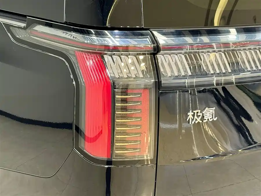 Used Zeekr 009 2024 six-seat executive version four-wheel drive 108kWh