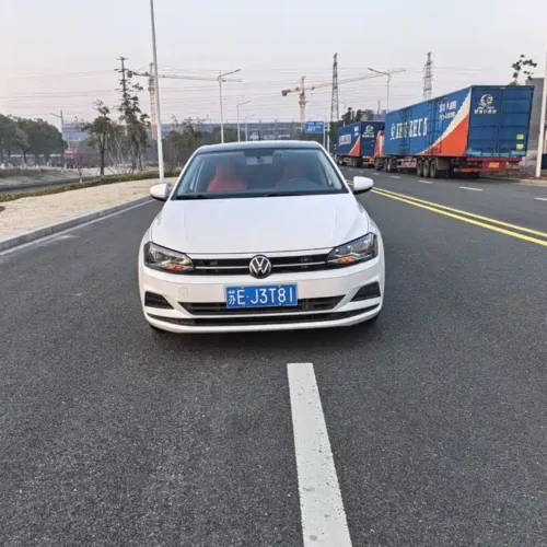 900x675_0_q87_c42_autohomecar__ChxpV2l0BZ-AbDb_AAvO6vBKoJw499.jpg.webp Used Volkswagen Polo 2021 Plus 1.5L Automatic Colorful Technology Edition